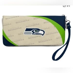 Seattle Seahawks NFL Women's Curve Zip Wallet